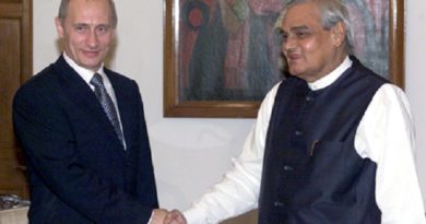 Vladimir_Putin_in_India_2-5_October_2000-11-marathipizza.jpg