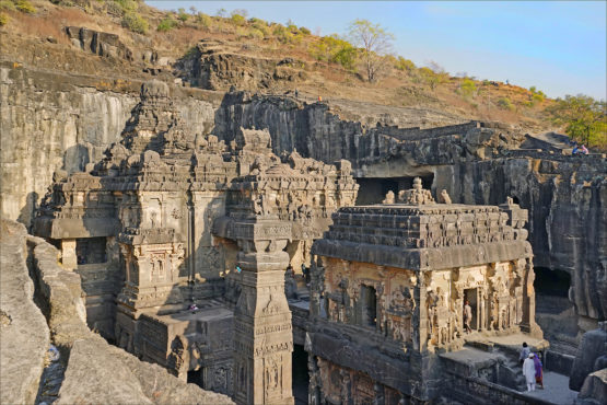 History of Ellora and Ajanta caves.Inmarathi1