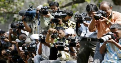 Photographers-and-video-cameramen-inmarathi