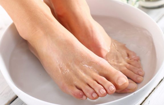 Soak-Feet-In-Lukewarm-water-inmarathi