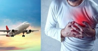 man-heart-attack-in-plane-inmarathi