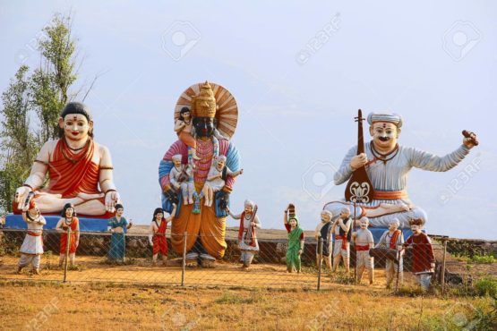 Huge statue of Lord Vitthal with Sant Dnyaneshwar, Tukaram, Mukatabai, Eknath and warkari