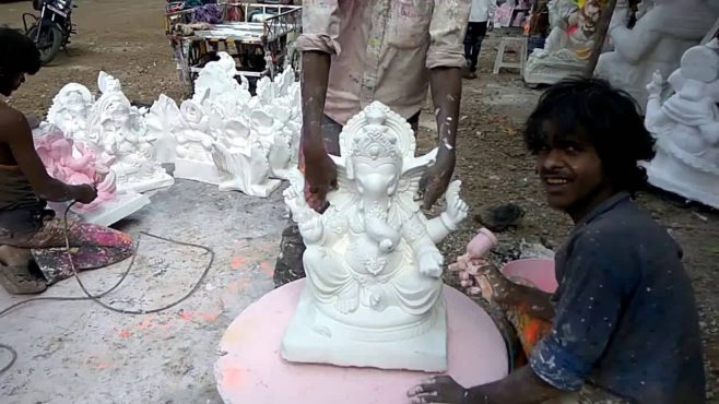 Ganpati murti Inmarathi