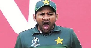 Sarfaraj Ahmed pakistan yawning InMarathi