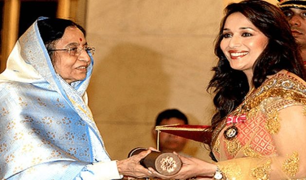 Madhuri_Dixit padmashri award InMarathi